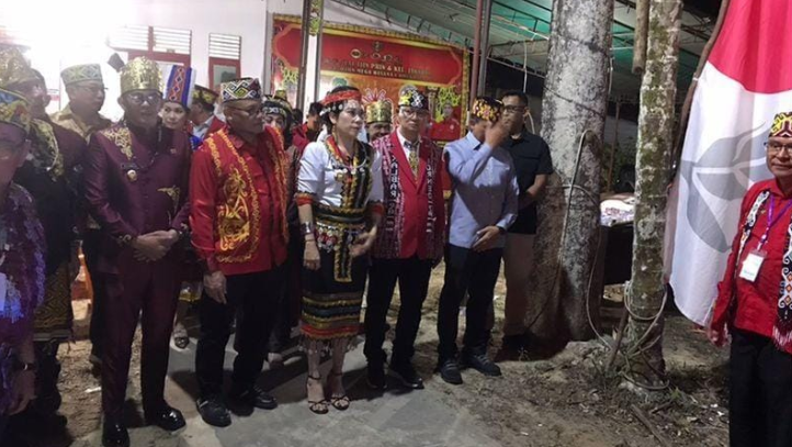 Walikota Singkawang bersama tokoh adat dan Forkopimda menghadiri pembukaan Gawai Dayak Naik Dango XXV sebagai bentuk dukungan pelestarian budaya lokal. (Dok. Ist)