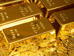Harga Emas Bertahan di Atas US$3.300, Dipicu Tiga Sentimen Global