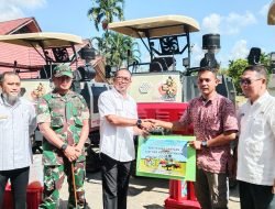 DistanKP Sambas Salurkan 175 Unit Alsintan untuk Tingkatkan Produktivitas Pertanian