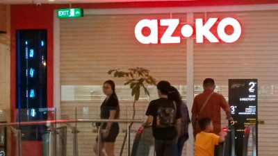 Gerai Azko (Ace Hardware) tampak ditutup sementara usai kebakaran di Ayani Mega Mall Pontianak, Kamis (1/5/2025) sekitar pukul 11.50 WIB (foto: Mario/Faktakalbar.id)