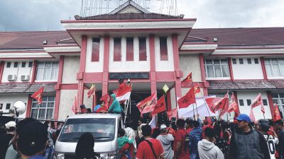 Aksi May Day di Sambas, Buruh Serukan Hak Mereka yang Tertindas