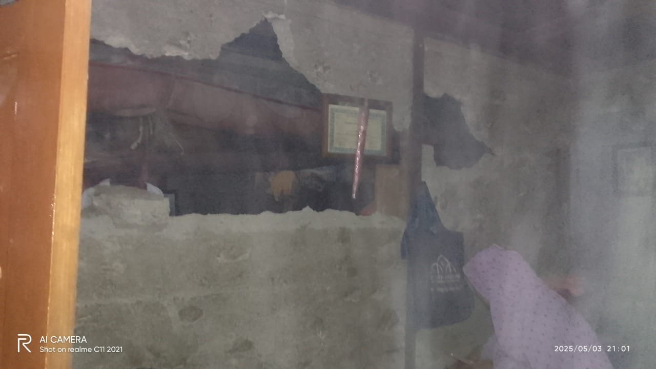 Kondisi rumah warga yang terdampak gempabumi Magnitudo 6.0 di Kabupaten Pohuwato, Provinsi Gorontalo Sabtu (3/5) sumber foto BPBD Kabupaten Pohuwato, Provinsi Gorontalo. Foto: HO/Faktakalbar.id