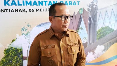 Foto: Bupati Kubu Raya, Sujiwo akan fokuskan pembangunan infrastruktur jalan poros Kabupaten Kubu Raya masuk kategori Jalan Mantap. Dok. Mario/Faktakalbar.id
