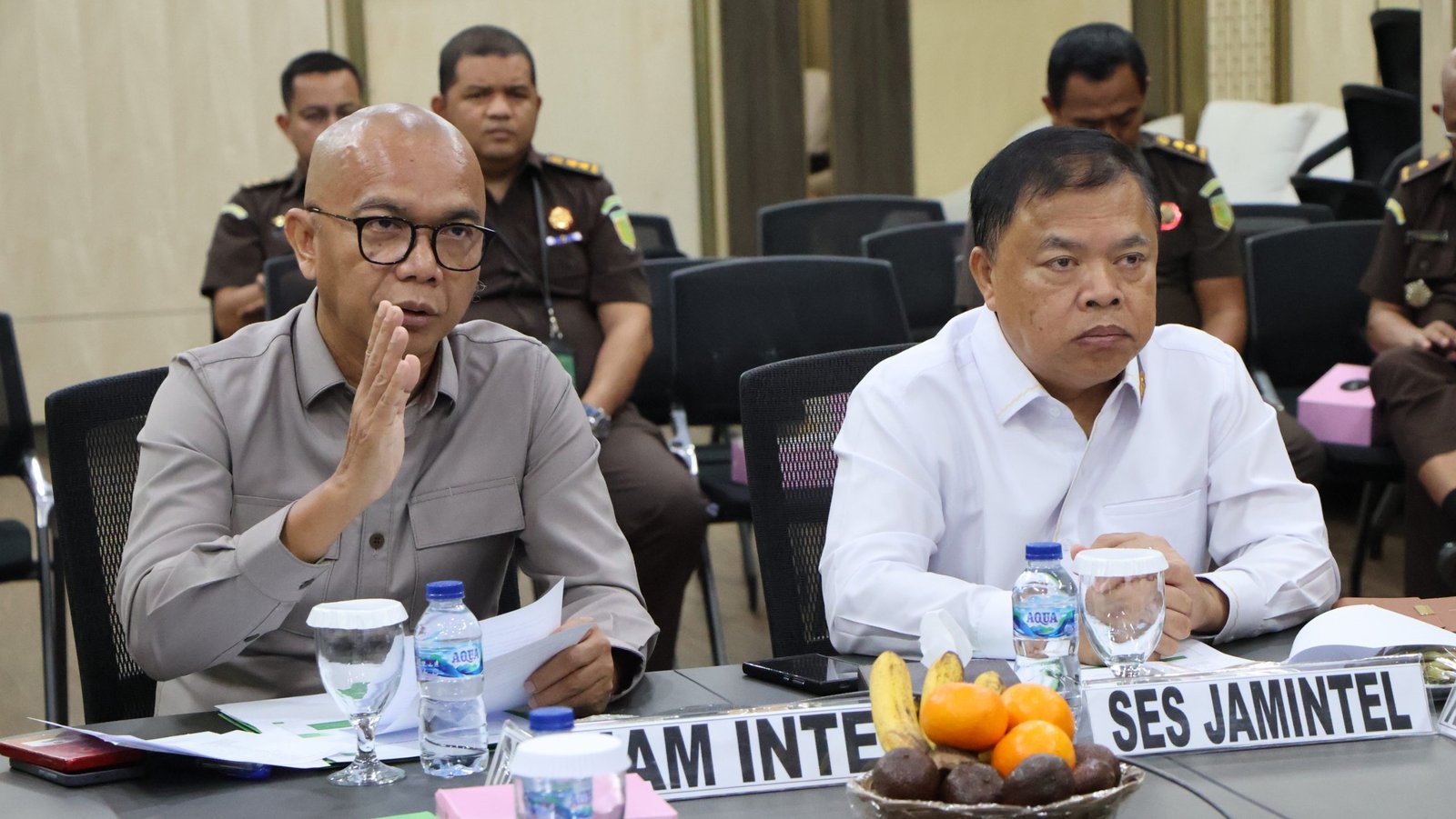 JAM-Intel Prof. Reda Manthovani saat memimpin sosialisasi virtual pengawasan perizinan daerah bersama instansi terkait, Selasa (6/5/2025). Foto: HO/Faktakalbar.id