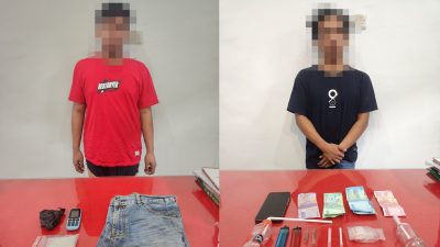 Dua tersangka pengedar narkoba berikut barang bukti sabu seberat 44,19 gram dan perlengkapan penggunaan sabu yang diamankan Satresnarkoba Polres Ketapang. Foto: HO/Faktakalbar.id