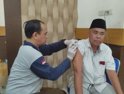 Syarat Baru Haji 2025, 306 CJH Sambas Dapatkan Vaksin Polio