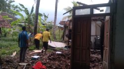 Lokasi terdampak peristiwa angin kencang di Kabupaten Gunungkidul, Provinsi Daerah Istimewa Yogyakarta, pada Jumat (9/5). Foto: HO/Faktakalbar.id