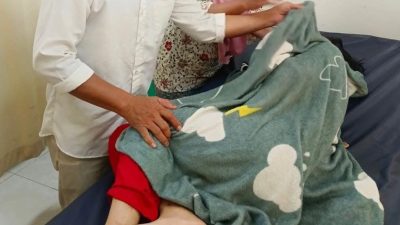 Anak (13) korban Perundungan dengan kekerasan di Sambas dilarikan ke RSUD, Rabu (14/5/2025). (dok.ist)