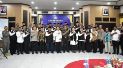 Wakil Wali Kota Pontianak Bahasan menghadiri pelantikan Pengurus Pokdarkamtibmas masa bakti 2025-2028 di Aula Mapolresta Pontianak. Foto: PRKPM/Faktakalbar.id