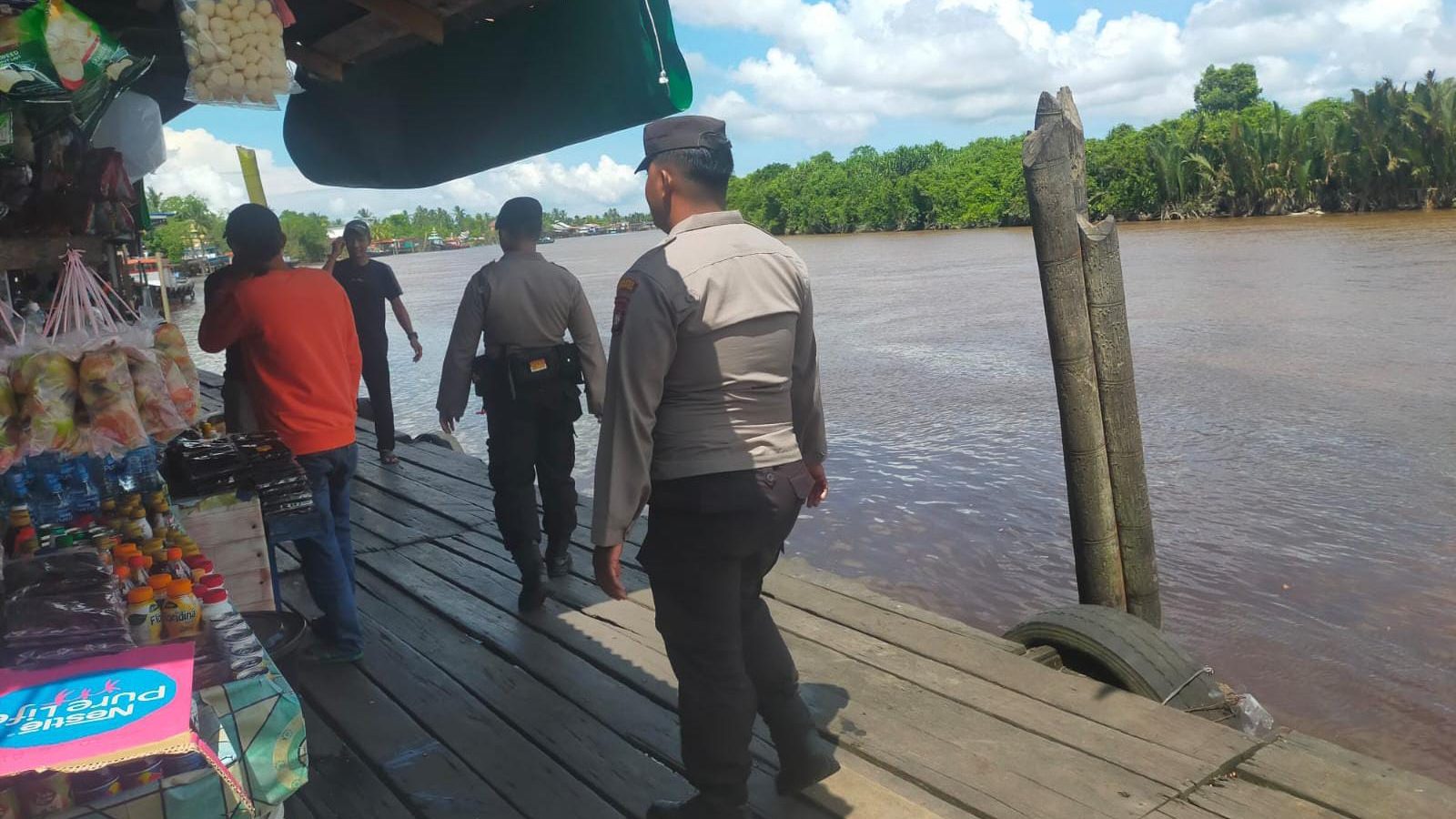 Foto: Lima Polsek jajaran Polres Kubu Raya lakukan penyisiran pelabuhan antisipasi tindak premanisme. Dok. HO/Faktakalbar.id