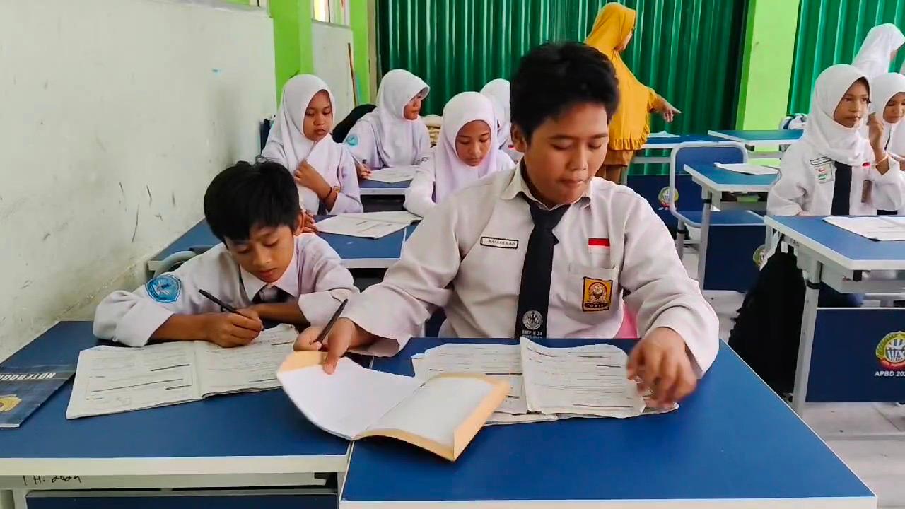 Ilustrasi – Aktivitas pembelajaran siswa-siswi di sekolah. SPMB 2025 Pontianak hadir dengan skema baru, termasuk tes masuk jalur prestasi dan penyesuaian kuota afirmasi dan domisili di tingkat SD dan SMP. Dok. HO/Faktakalbar.id