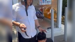Seorang pria diamankan aparat di depan sebuah gerai ATM BNI di Jalan Dr. Wahidin, Sepakat 1, usai diduga melakukan aksi pembegalan. Petugas juga menyita sebilah pisau karambit yang digunakan pelaku. Dok. Faktakalbar.id