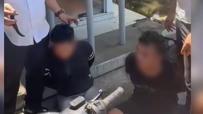 Foto kedua pelaku berinisial I(23) dan F(22) yang diamankan Anggota Personel Polsek Pontianak Barat berserta senjata tajam. Dok. Ist.