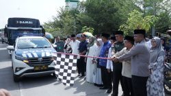 Bupati Sambas Satono bersama jajaran Forkopimda dan calon jemaah haji 2025 dalam momen pelepasan di Masjid At-Taqwa Pemangkat. Foto: HO/Faktakalbar.id