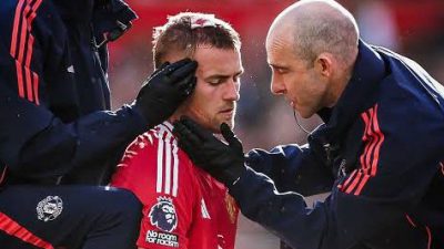 Matthijs de Ligt dilaporkan absen dalam duel MU vs Tottenham di final Liga Europa. Baca artikel CNN Indonesia "Final Liga Europa: Daftar Pemain Cedera di Tottenham vs MU" selengkapnya di sini: https://www.cnnindonesia.com/olahraga/20250521130754-142-1231545/final-liga-europa-daftar-pemain-cedera-di-tottenham-vs-mu?mtype=mpc.ctr.A-boxccxmpcxmp-modelA. Faktakalbar.id