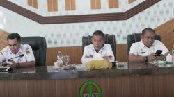 Wakil Bupati Ketapang Jamhuri Amir, mengikuti rapat koordinasi virtual bersama KPK RI terkait pencegahan korupsi di Kalimantan Barat, dari Ruang Rapat Utama Kantor Bupati Ketapang, Rabu (21/05/2025). Foto: HO/Faktakalbar.id