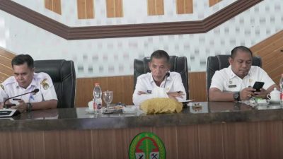 Wakil Bupati Ketapang Jamhuri Amir, mengikuti rapat koordinasi virtual bersama KPK RI terkait pencegahan korupsi di Kalimantan Barat, dari Ruang Rapat Utama Kantor Bupati Ketapang, Rabu (21/05/2025). Foto: HO/Faktakalbar.id