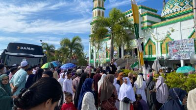Suasana Haru Iringi Pelepasan 309 Calon Jemaah Haji Sambas oleh Bupati Satono di Masjid At-Taqwa Pemangkat