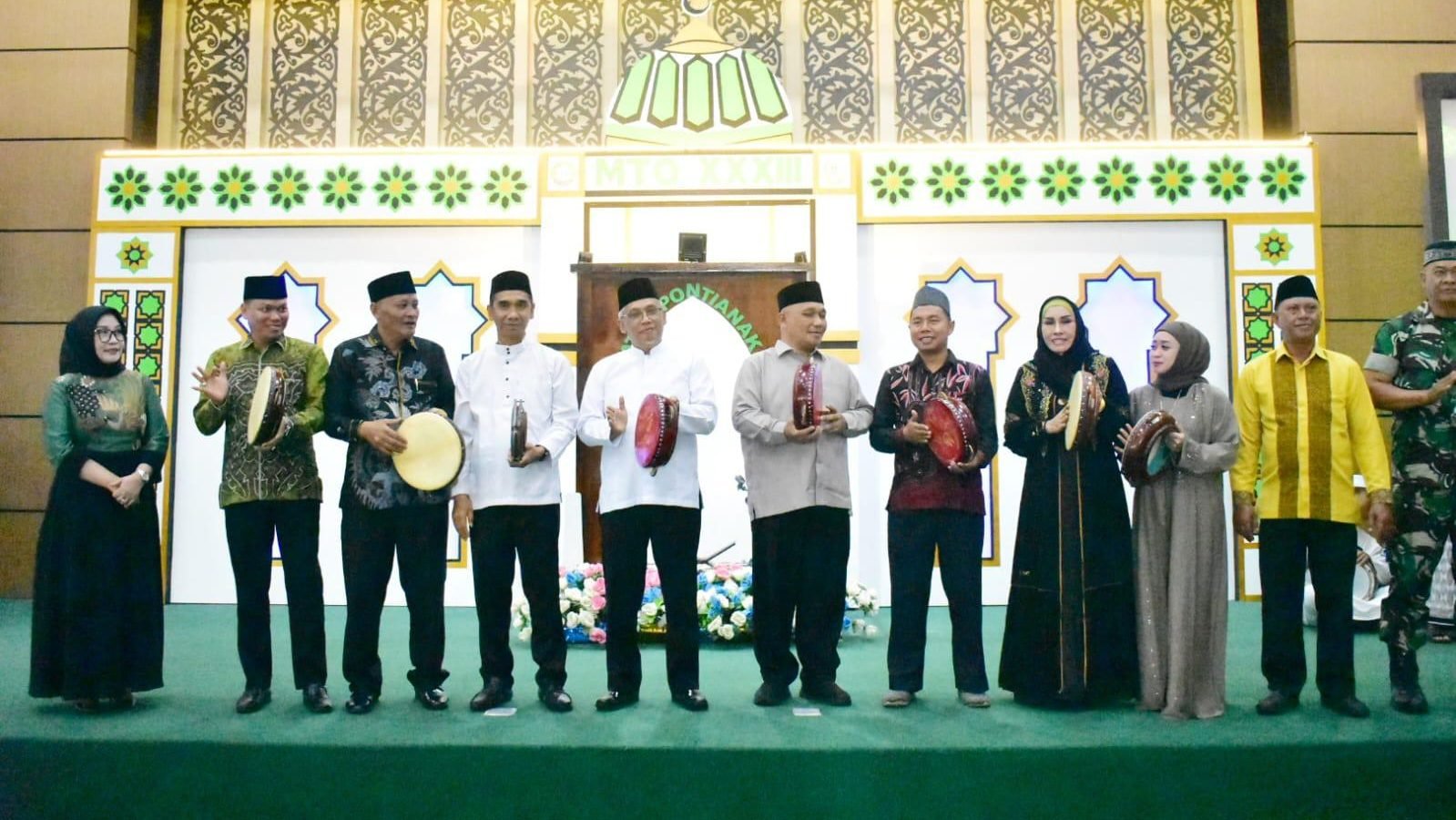 Sekretaris Daerah Kota Pontianak Amirullah meresmikan pembukaan MTQ ke-33 tingkat Kecamatan Pontianak Timur. Foto: HO/Faktakalbar.id