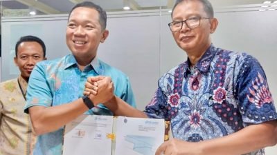 KSOP Kelas 1 Pontianak dan PT Pelabuhan Indonesia Regional 2 tandatangani perjanjian konsesi Terminal Kijing pada 25 Mei 2025 untuk dorong transportasi laut di Kalimantan Barat. Dok. KSOP Pontianak