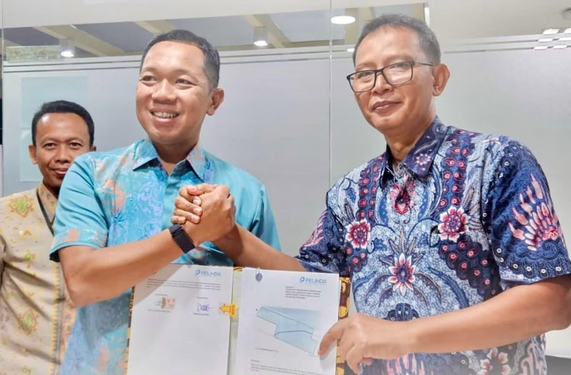 KSOP Kelas 1 Pontianak dan PT Pelabuhan Indonesia Regional 2 tandatangani perjanjian konsesi Terminal Kijing pada 25 Mei 2025 untuk dorong transportasi laut di Kalimantan Barat. Dok. KSOP Pontianak