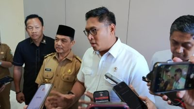 Foto: Wamentan RI, Sudaryono memastikan cadangan beras di Bulog dalam 2 - 3 hari mendatang dapat capai angka tertinggi sepanjang sejarah, yakni 4 juta ton. Dok. Mario/Faktakalbar.id
