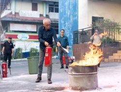 Aston Pontianak Gelar Pelatihan APAR dan Hydrant untuk Tingkatkan Kesiapsiagaan Karyawan