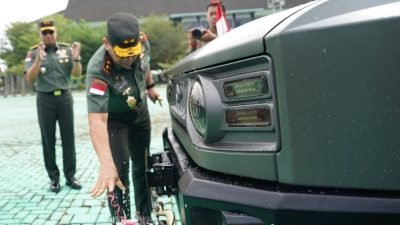 Dukung Operasional Satuan, Pangdam XII/Tpr Serahkan Ransus Maung MV3
