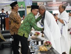 Pelepasan Jemaah Haji Pontianak: Pemkot Beri Bantuan dan Dampingi Hingga Keberangkatan