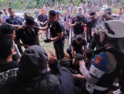 13 Penyusup Diduga Kelompok Anarko Diamankan Saat Aksi May Day di DPR