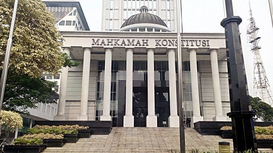 Lokataru Foundation dan LKBHMI Jakbar menyampaikan gugatan formil UU BUMN ke Mahkamah Konstitusi, Selasa (3/6/2025). (Dok. Ist)