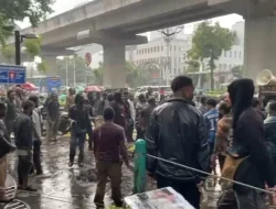 Demonstrasi Papua di Kementerian HAM: Massa Desak Natalius Pigai Hadir Langsung