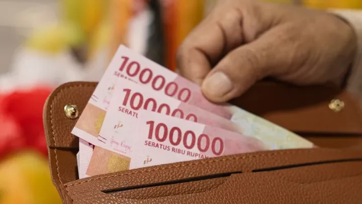 Ilustrasi - Pencairan BSU 2025 dimulai 5 Juni, bantu pekerja dan guru honorer tingkatkan kesejahteraan di tengah tantangan ekonomi. (Dok, Ist)