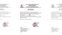 Kepala Adat Binua Nahaya resmi melarang aktivitas PETI di Sungai Landak demi menjaga lingkungan dan menghormati hukum adat. (Dok. Ist)