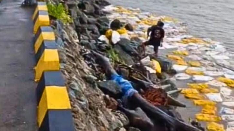 Proses evakuasi kapal KM. BOS MUDA yang karam di perairan Padang Tikar. (Foto: Polres Kubu Raya)