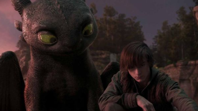 Salah satu adegan ikonis Hiccup terbang bersama Toothless dalam versi live-action How to Train Your Dragon (2025). (Youtube: Universal Pictures)