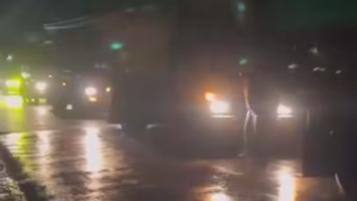 Tiang Listrik Roboh di Jalan RE Martadinata Sanggau, Lalu Lintas Sempat Macet Total