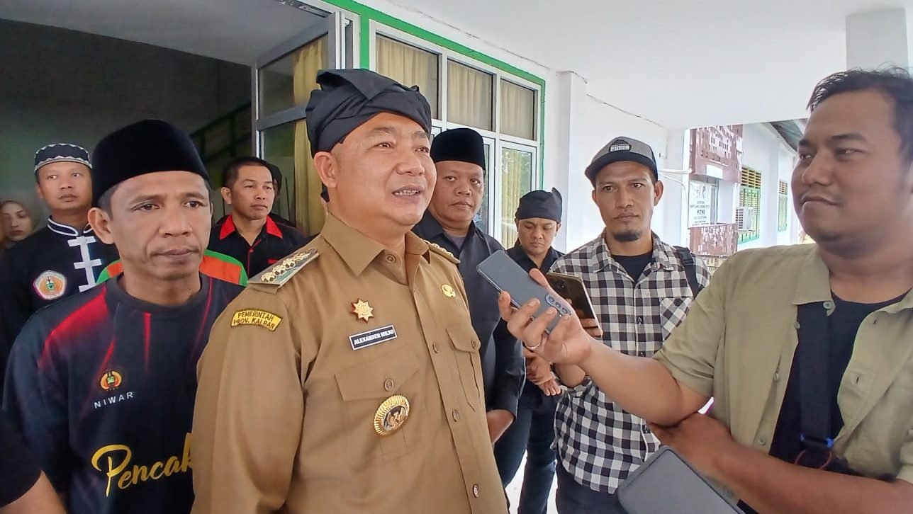 Bupati Ketapang Alexander Wilyo resmi mendaftarkan diri sebagai bakal calon Ketua Umum IPSI Kalbar di Sekretariat KONI Ketapang, Senin (2/6/2025). Foto: HO/Faktakalbar.id