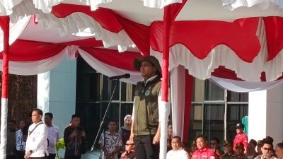 Menteri Kehutanan, Raja Juli Antoni memimpin Apel Kesiapsigaan Karhutla Kalimantan Barat Tahun 2025 di Halaman Kantor Gubernur, Kamis (5/6/2025) (foto: Mario/Faktakalbar.id)