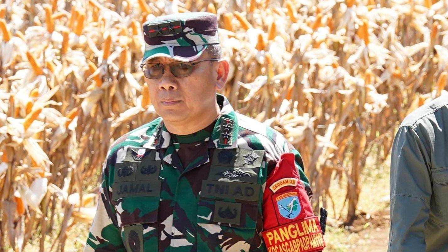 Pangdam XII/Tpr, Mayjen TNI Jamalluael memantau langsung pengamanan VVIP selama kunjungan kerja Presiden di Bengkayang. Foto: HO/Faktakalbar.id