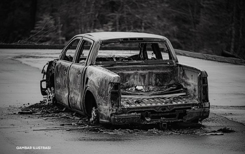 Korsleting listrik kendaraan pick up Mitsubishi L300 diduga jadi sebab kebakaran hebat di Dermaga Parit 19, Desa Kuala Mandor A. (Ilustrasi/Polres Kubu Raya)