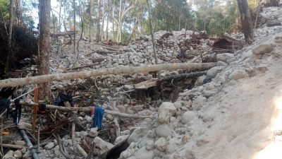 Salah satu titik bekas kegiatan PETI yang ditemukan tim patroli gabungan di kawasan hutan lindung Silat Hilir. Foto: HO/Faktakalbar.id