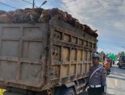 Sosialisasi Keselamatan Berlalu Lintas Digalakkan Polres Sambas di Titik-titik Rawan
