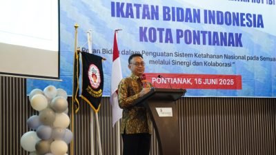 Wali Kota Pontianak Edi Rusdi Kamtono membuka Muscab IX IBI Kota Pontianak. Foto: HO/Faktakalbar.id