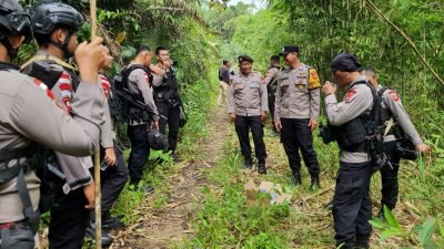 Brimob Polda Kalbar Perketat Patroli di Jalur Tikus Perbatasan Entikong