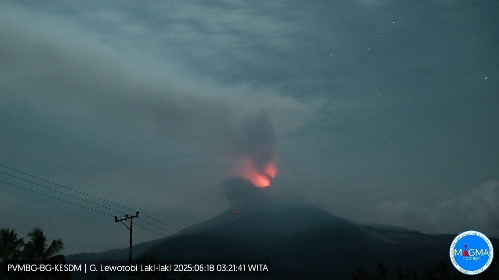 Visual erupsi Gunung Lewotobi Laki-Laki, Flores Timur, Nusa Tenggara Timur, pada Rabu (18/6). Sumber Foto : Pos pengamatan Gunung Lewotobi Laki-Laki