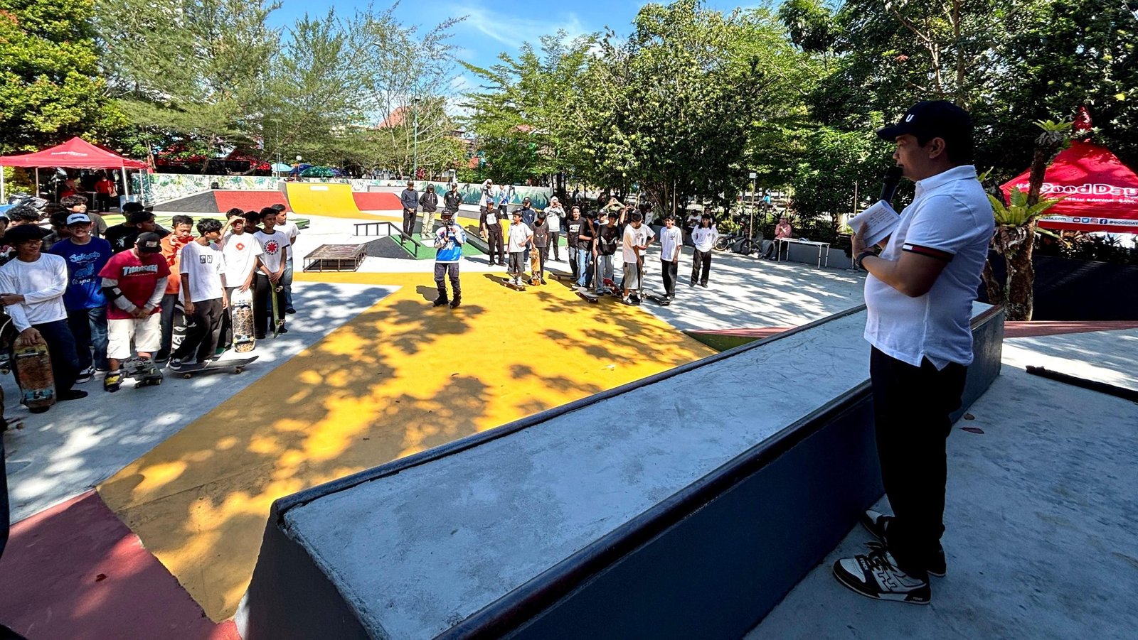 Wakil Wali Kota Pontianak Bahasan membuka Skateboarding Day 2025 di Skatepark Taman Catur Untan. Foto: HO/Faktakalbar.id