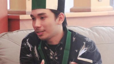 "Ketua Badko HMI Kalbar, Muhammad Said, memilih bungkam di tengah sorotan publik terkait pengadaan mobil dinas Pemprov Kalbar senilai Rp15 miliar, dengan alasan organisasi "terhormat" perlu kajian mendalam"