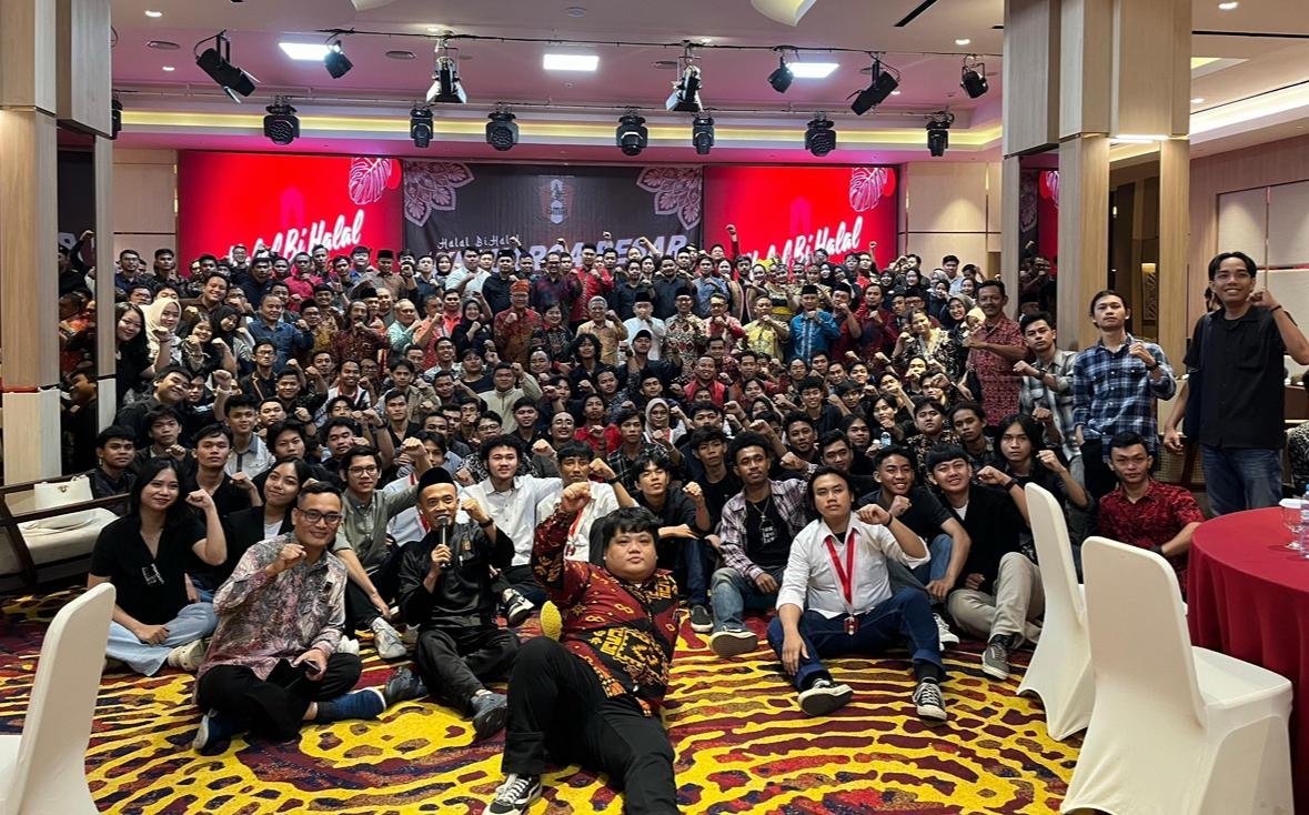 Foto bersama paska Opening Ceremony Konferensi Daerah (Konferda) GMNI Kalbar, Jumat, (27/6/2025). (Dok. GMNI KALBAR)