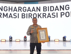 Kapolresta Pontianak Raih Penghargaan Pelayanan Publik Terbaik 2025